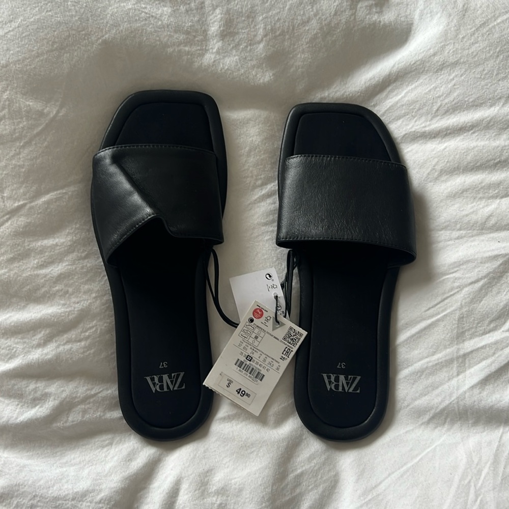 Zara slides
